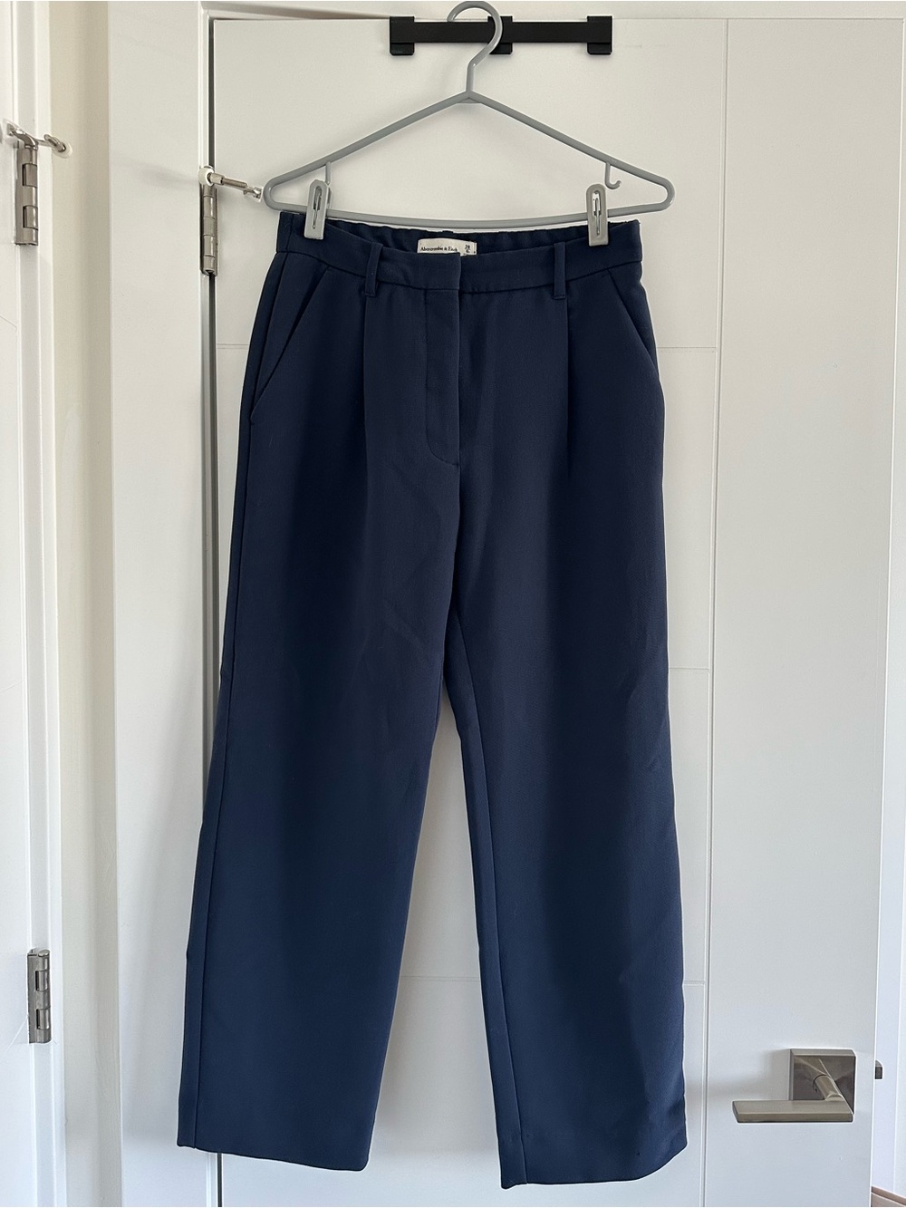 Abercrombie & Fitch Tailored Relaxed Straight Pants in Navy